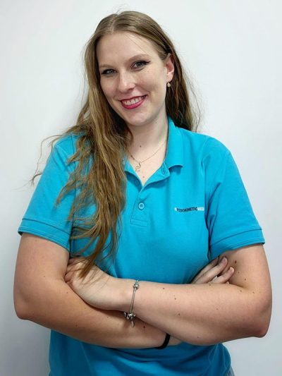 LARISA-KATONA-Fiziokinetoterapeut-Masterand-400x533